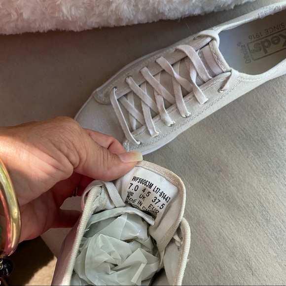 Woman’s KEDS Triple Kick Met Silver Sneakers Size 7 Only Worn Once! - Picture 8 of 12
